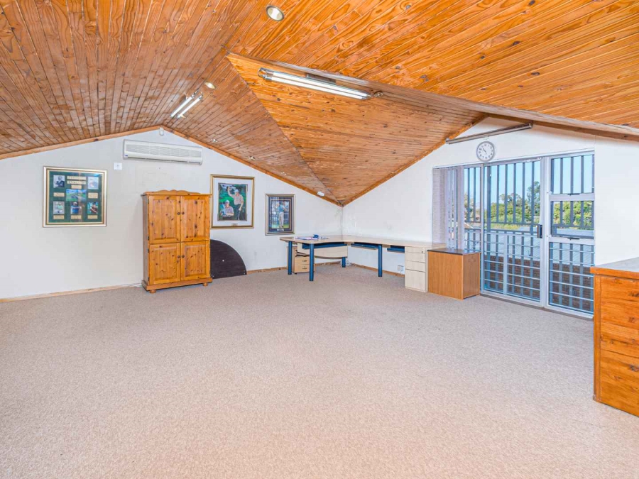 6 Bedroom Property for Sale in Schoemansville North West